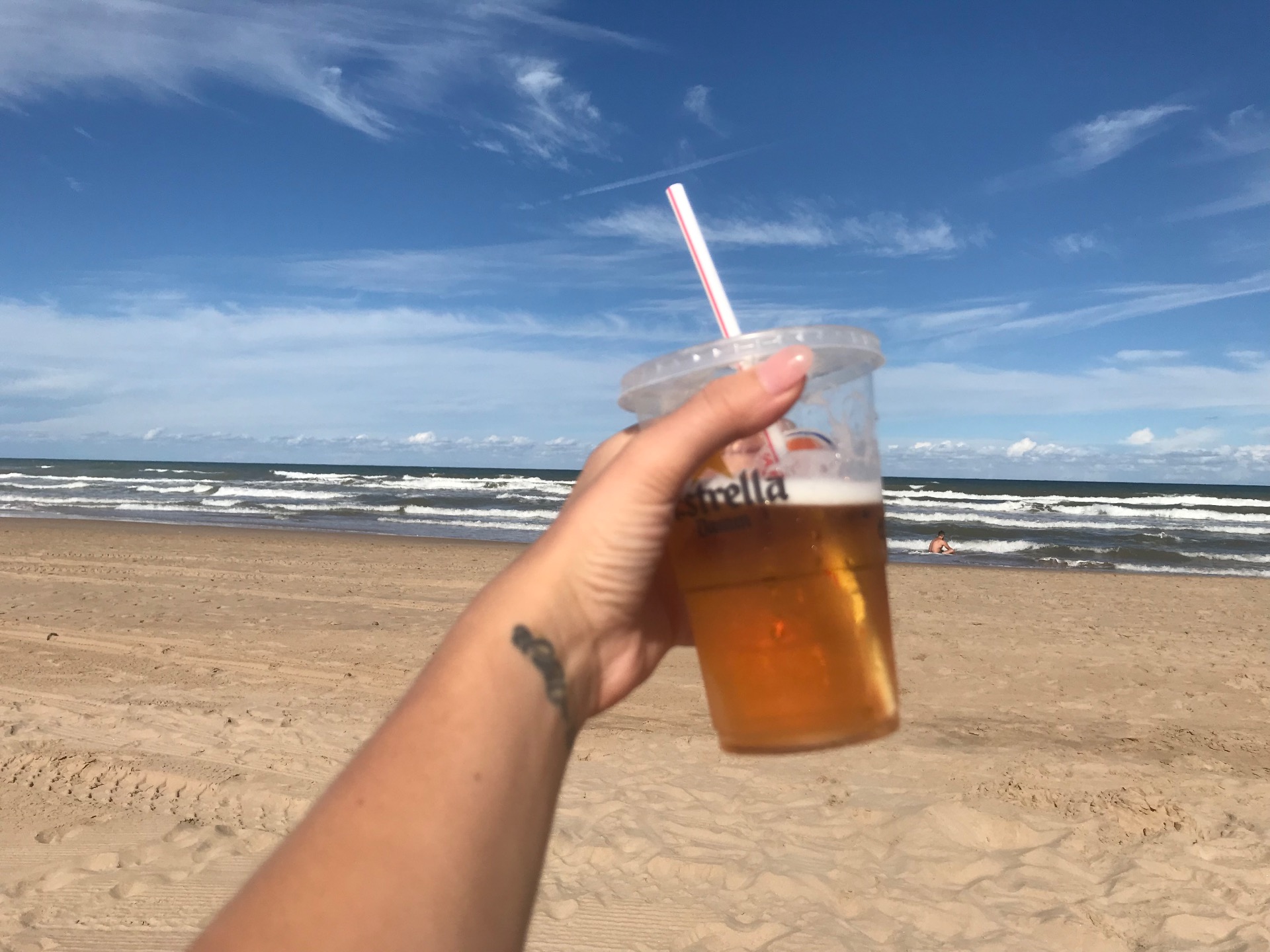 Ja, šťastná na pláži